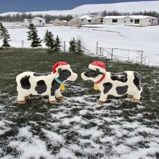 Ceramic Christmas Cow Salt and Pepper Shaker Set, Christmas Decor, Farmhouse Kitchen Decor, Gift for Her {2}