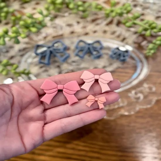 TAILS OUT BOW | COQUETTE | CLAY CUTTERS {3}