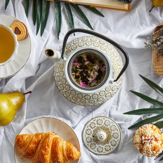 White Floral Cast Iron Teapot Kettle with Stainless Steel Loose Leaf Infuser (34 oz) {3}