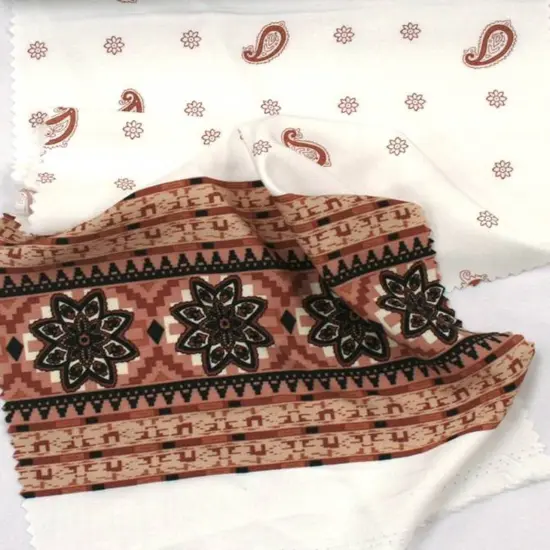 1 Yard Rayon Poplin Print Off White And Pink Smooth Finish Fabric For Apparel 54/55 Inches Width {2}