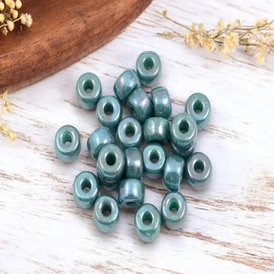 20g Green Turquoise Nebula 2/0 Matubo Beads {2}