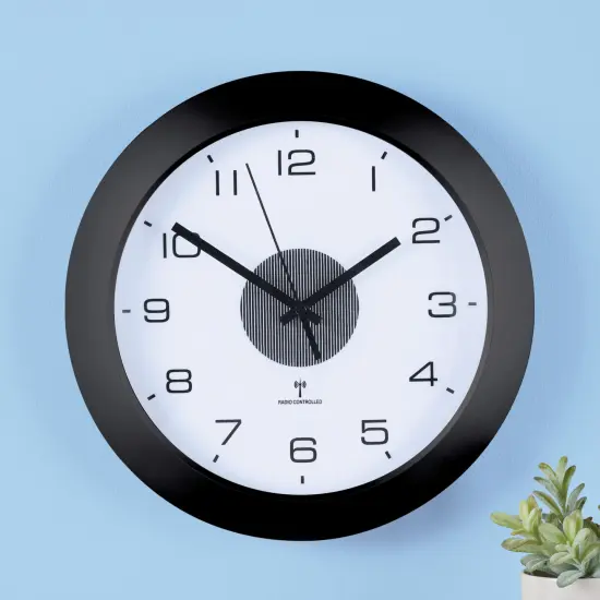 Collections Etc Split-second Precision Atomic Wall Clock With Light {1}