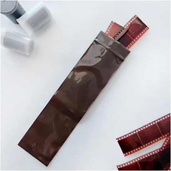 Plymor 2.5" x 9", 3 Mil Amber UV Zipper Reclosable Plastic Bags {3}