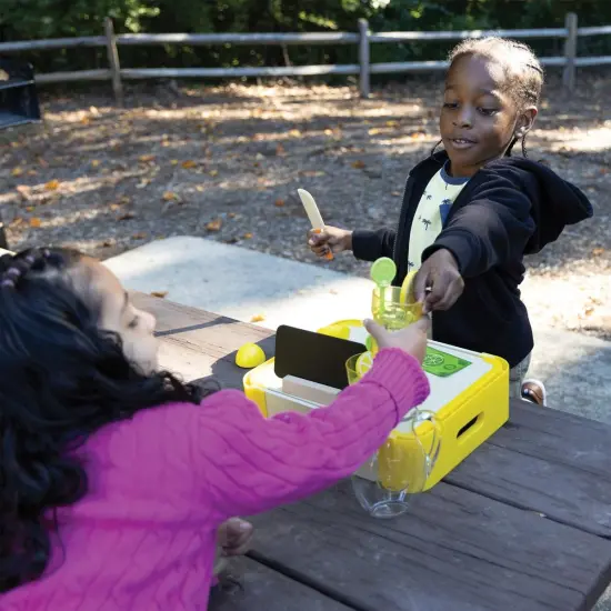 Fat Brain Toys Lemonade Stand Set {7}