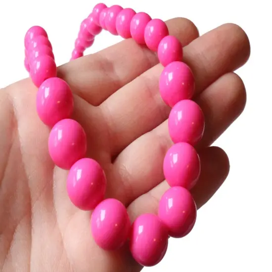 16 Inch Bright Pink Graduated Bead Vintage Necklace {3}