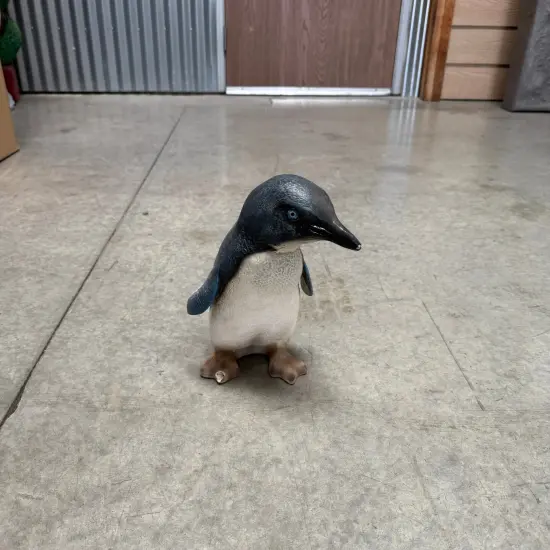 Fairy Penguin Statue {4}