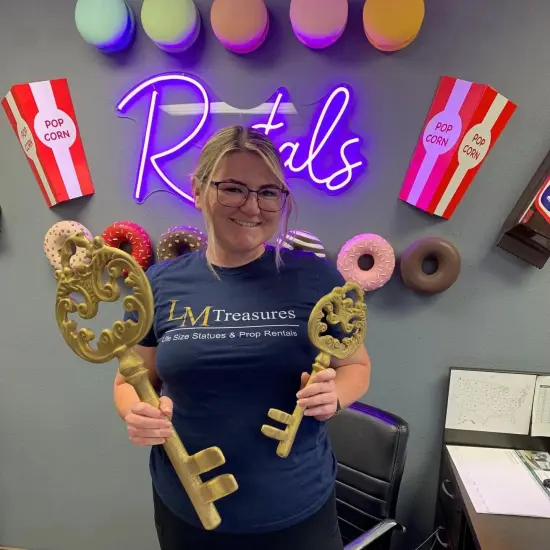 Small Gold Keys Set of 2 Over Sized Statues {3}