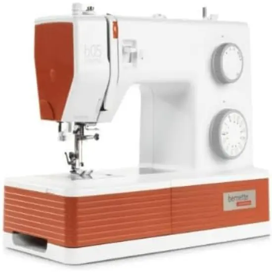 Bernette 05 Crafter Sewing Machine {3}