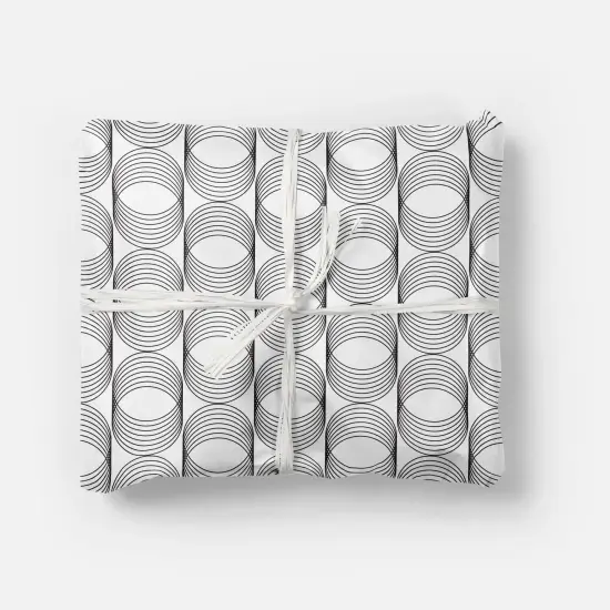 Fine Line Circle Pattern Gift Wrap {1}