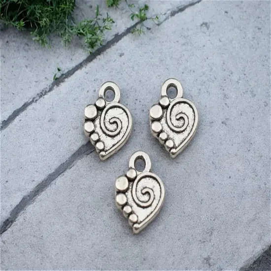 *100* 13x10mm Antique Silver Heart Charms {4}