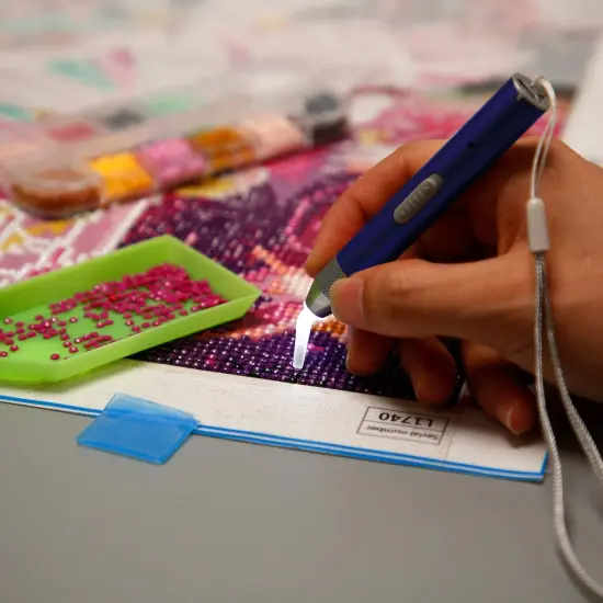 Diamond Painting Pen Point Drill Pen with Light 5D DIY Diamond Painting Tool with 20 Pieces Painting Glue Clay 5 Pieces Replacement Pen Heads for DIY Painting Craft (Blue) {3}