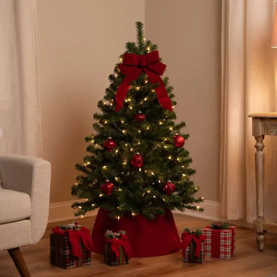 Northlight Pre-Lit Pendleton Spruce Full Artificial Christmas Tree - 4.5' - Clear Lights Green {4}