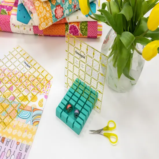 Omnigrid Needlework Scissors-4" {4}