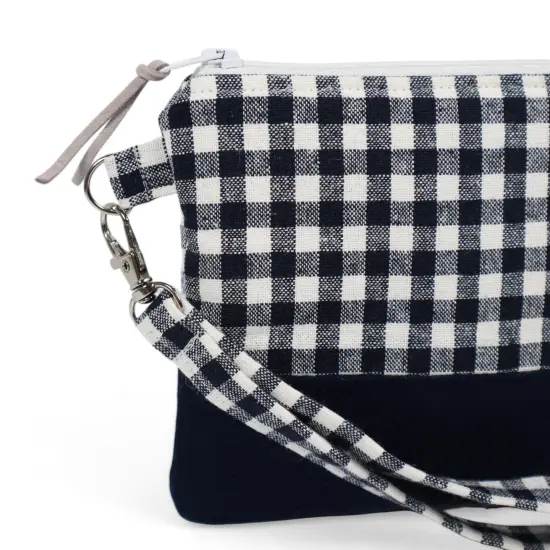 Crosscut Sewing Co.&reg; Wristlet Sewing Kit - Beginner Sewing Project Kit Gingham {5}