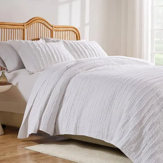 White Oversized 3-Piece Quilt Set Included 2 Cotton Shams with Striped Pattern and Reversible {1}