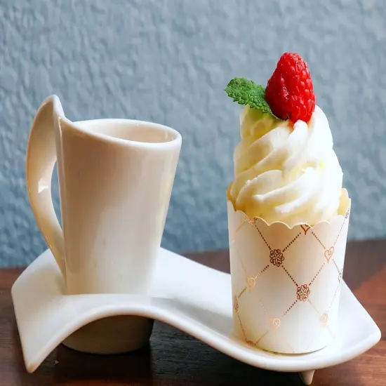 50-Pack Paper Baking Cups, Greaseproof Disposable Cupcake Muffin Liners (Large, Rose Gold Grid) {3}