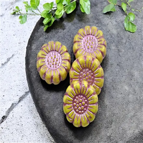 *12* 13mm Metallic Pink Washed Gaspeite Green Sunflower Coin Beads {3}