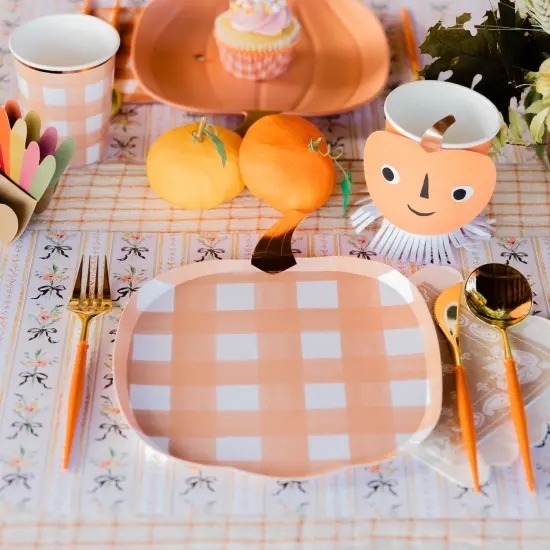 GINGHAM PUMPKIN SHAPED PLATES {3}