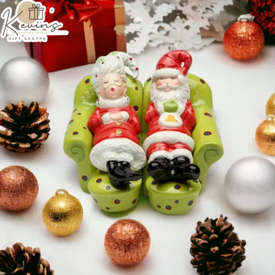 Ceramic Christmas Decor Santa and Mrs. Claus Taking a Nap Salt and Pepper Shakers, Home D&eacute;cor, Gift for Her, Gift for Mom, Kitchen D&eacute;cor {1}