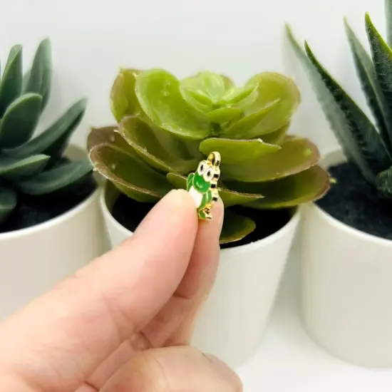 Green Sitting Frog Charms, 14x13mm {4}