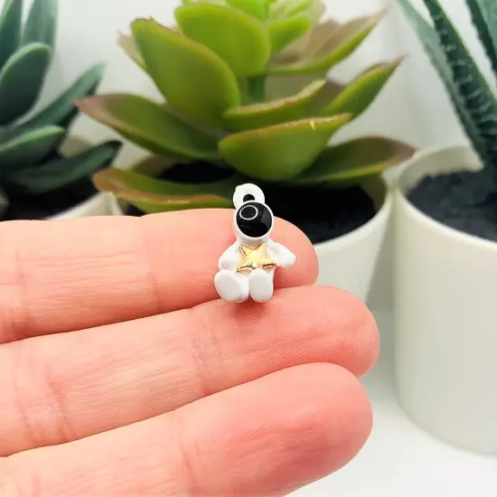 Sitting Astronaut Charms, 10x17mm {2}