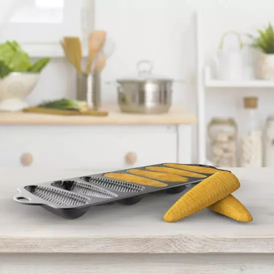 Cast Iron Cornbread Pan Pre-Seasoned Bakeware with 7 Corncob Stick {2}