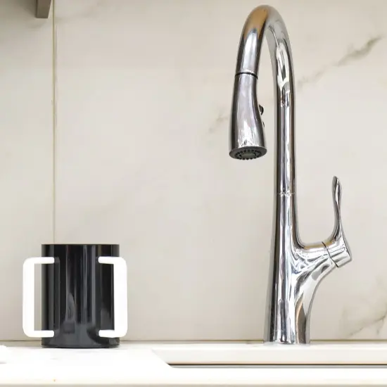 Lucite Wash Cup Black With White Handle {3}