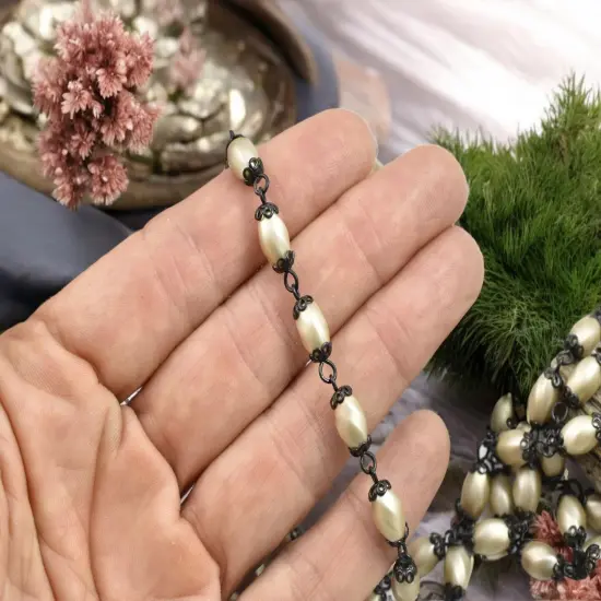 10x6mm Czech Glass Cream Twisted Oval Pearl Chain w/ Black Caps {4}