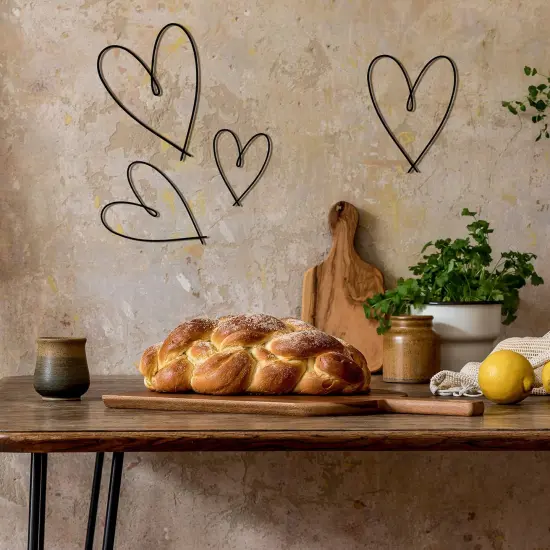 4 Pieces Metal Heart Wall Art Décor, Love Heart Wall Decoration Sign Metal Wall Ornaments for Valentine's Day Bedroom Living Room Decoration (Black) {4}