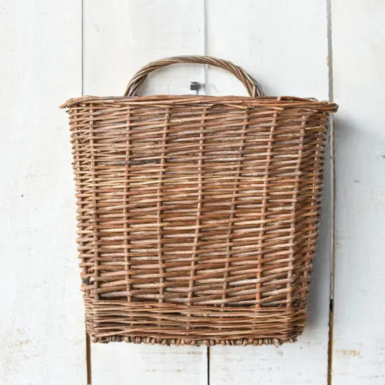 11" x 17" Wicker Basket w/Handle {1}