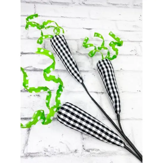 29" Checker Carrot Spray: Black/White {2}