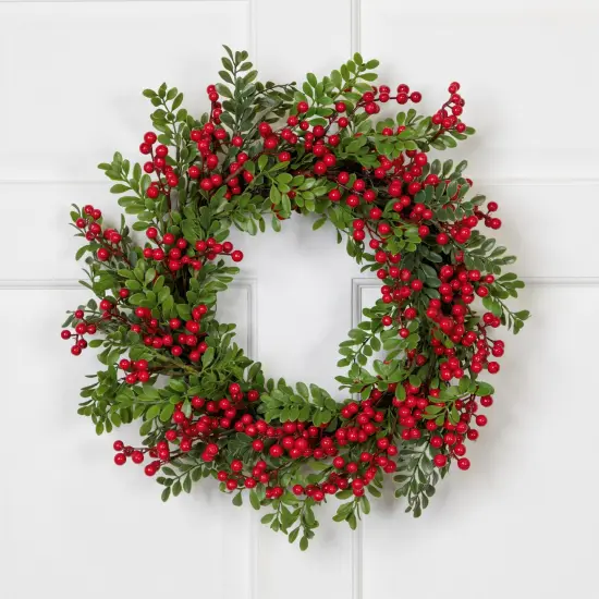 Northlight Berry and Boxwood Artificial Christmas Wreath - 18" - Unlit Green {1}