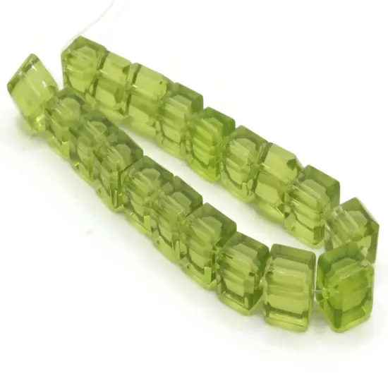 20 10mm Green Glass Cube Beads {4}