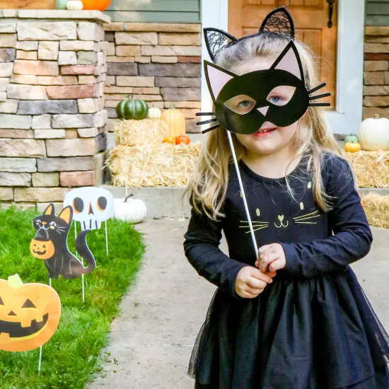 Big Dot of Happiness Trick or Treat - Halloween Party Photo Booth Props Kit - 20 Count {3}