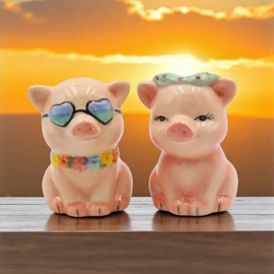 Hand Painted Ceramic Happy Pigs Salt And Pepper Shakers, Home D&eacute;cor, Gift for Her, Gift for Mom, Kitchen D&eacute;cor, Farmhouse Decor {2}
