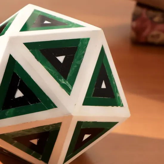 Diamond Shaped Decorative Orb for Home D&eacute;cor Green/Black {2}