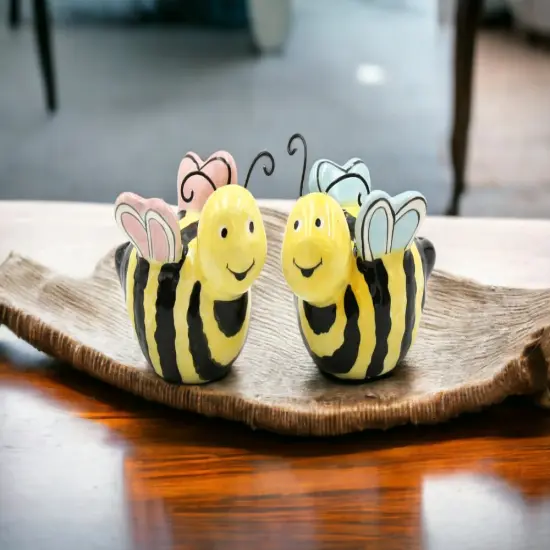 Ceramic Honey Bee Salt And Pepper Shakers, Home D&eacute;cor, Gift for Her, Gift for Mom, Kitchen D&eacute;cor, Farmhouse Decor {2}