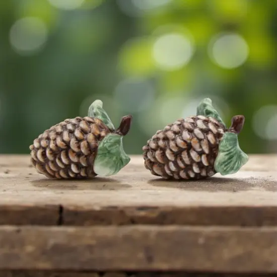 Ceramic Christmas Pine Cone Salt & Pepper Shakers, Home D&eacute;cor, Gift for Her, Gift for Mom, Kitchen D&eacute;cor, Christmas D&eacute;cor {1}