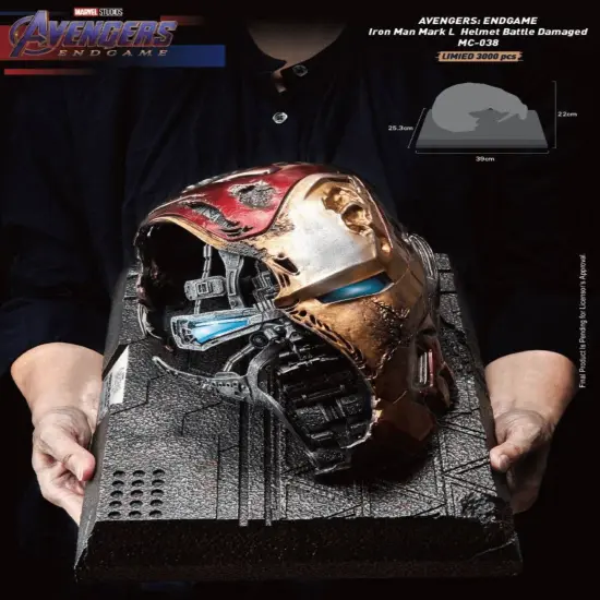 Avengers: Endgame Iron Man Mark 50 Helmet Battle Table Top Statue {2}
