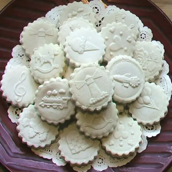 Bakell - Soft Green Luster Dust (4g, 1x Jar) Edible Vegan Dust & Paint for Baking, Desserts and Beverages {5}