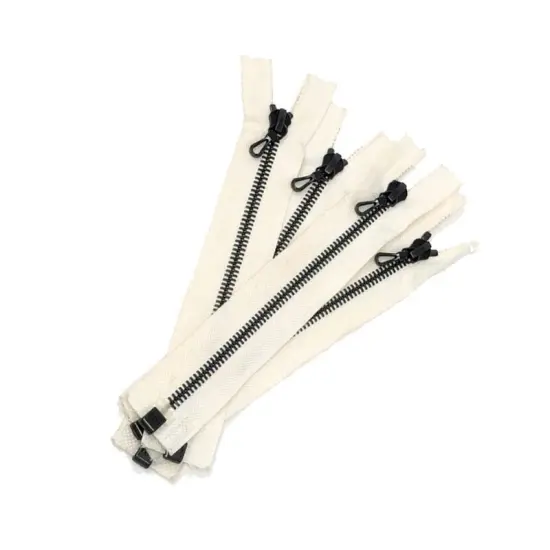 Zipper &ndash; Off White 7" 6MM Black Teeth Open Bottom {3}