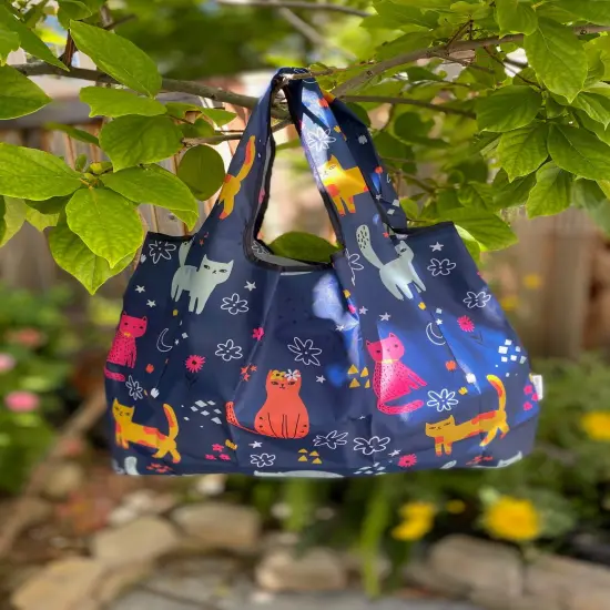 Wrapables Large Foldable Tote Nylon Reusable Grocery Bags, Cute Kitties on Blue {6}