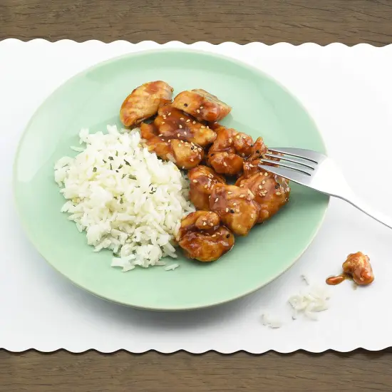 Rectangle Disposable Paper Placemat (200 Pack) - 10 x 14 Inches White Eco-Friendly Heavy Weight 60 Pound Paper Place Mat Wavy Scalloped Edge {5}