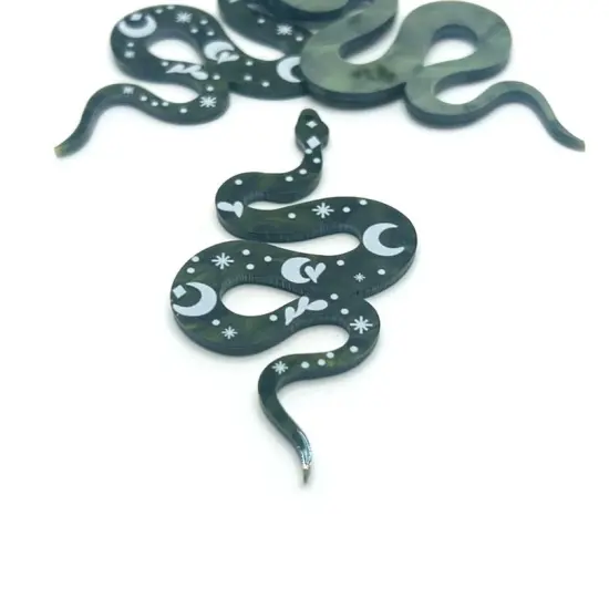 1, 4 or 20 Pcs Green Acrylic Snake Pendant {1}