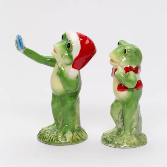 Ceramic Christmas Frog Couple Taking A Selfie Salt and Pepper Shakers, Home D&eacute;cor, Gift for Her, Mom, Kitchen D&eacute;cor, Christmas D&eacute;cor {3}