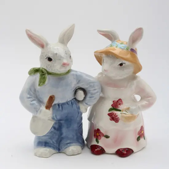 Cute Bunny Rabbit Farmers Salt and Pepper Shakers, Home D&eacute;cor, Gift for Her, Gift for Mom, Kitchen D&eacute;cor, Spring or Easter D&eacute;cor {4}