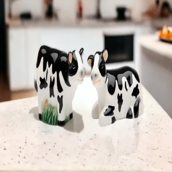 Ceramic Mini Cows Salt & Pepper Shakers, Home Décor, Gift for Her, Gift for Mom, Kitchen Décor, Farmhouse Décor {2}