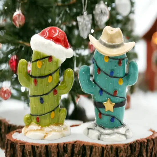 Ceramic Christmas Cactus Salt And Pepper Shakers, Home D&eacute;cor, Gift for Her, Gift for Mom, Kitchen D&eacute;cor, Christmas D&eacute;cor {1}
