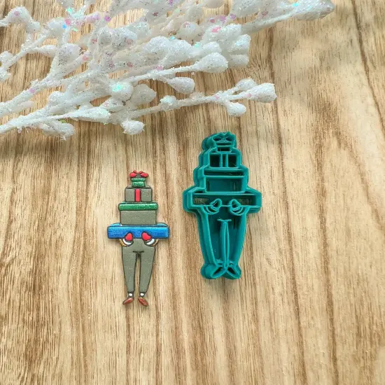 ELF HOLDING PRESENTS | CHRISTMAS 2023 | CLAY CUTTER {1}