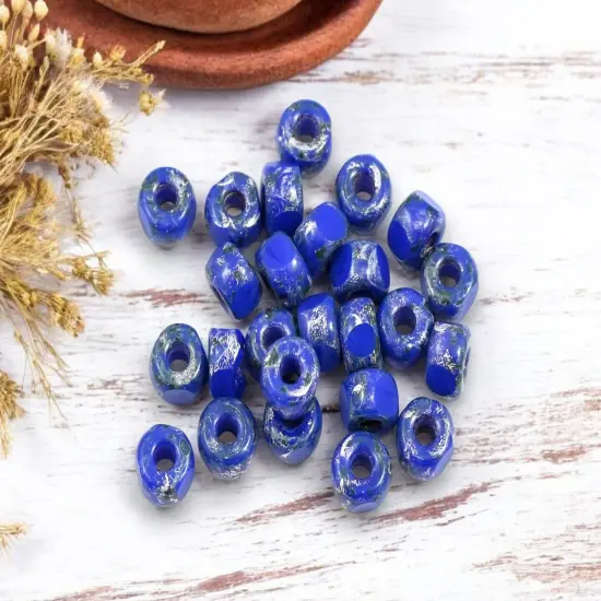 20g 3 Cut Opaque Blue Rembrandt 2/0 Matubo Beads {3}